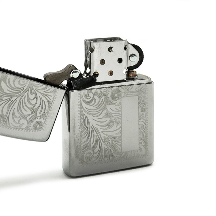 فندک زیپو 352 طرح Venetian | کروم براق | Zippo High Polish Chrome Venetian